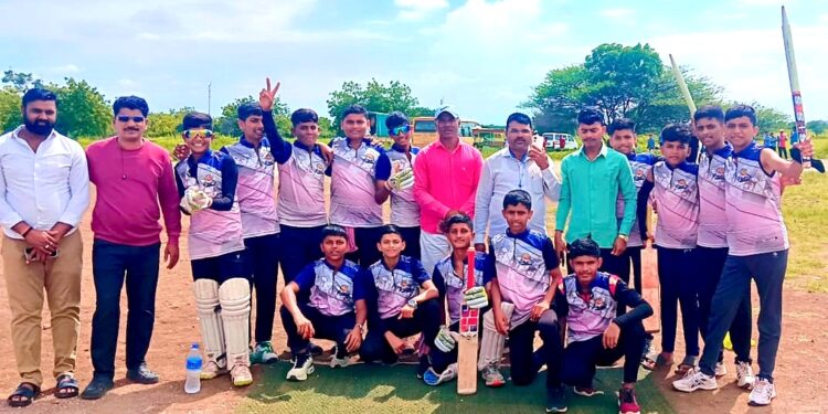 श्रीकृष्ण गुरुकुल तालुकास्तरीय क्रिकेट स्पर्धेचा विजेता ; जिल्हास्तरीय स्पर्धेसाठी निवड