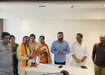 अय्यो ! भाजपमधून  पुन्हा भाजपमध्येच ;  प्रवीण डोंगरेनीं बनवले यांना ‘मामा’