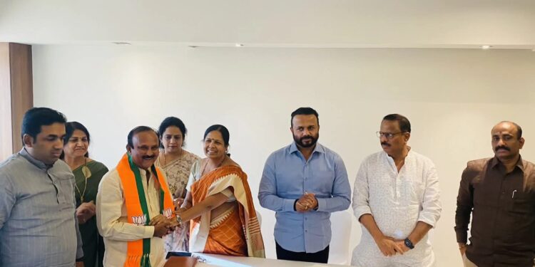 अय्यो ! भाजपमधून  पुन्हा भाजपमध्येच ;  प्रवीण डोंगरेनीं बनवले यांना ‘मामा’