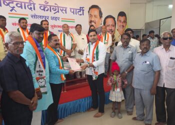 काँग्रेसचा माजी नगरसेवक ही काकांच्या पाठोपाठ राष्ट्रवादीत ; या प्रभागातून मागितली उमेदवारी