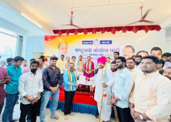 हम भी किसी से कम नहीं ! सोलापुरात दादांच्या राष्ट्रवादीकडे तब्बल इतके इच्छुकांचे अर्ज