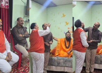 काय ओ जगद्गुरुजी ! इथे आमचे सुभाष बापू पाहिजे होते, विजयकुमार देशमुख अन् सचिन कल्याणशेट्टी यांचा फोटो व्हायरल