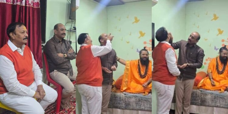 काय ओ जगद्गुरुजी ! इथे आमचे सुभाष बापू पाहिजे होते, विजयकुमार देशमुख अन् सचिन कल्याणशेट्टी यांचा फोटो व्हायरल