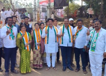 काँग्रेसकडून उमेदवारी खेचून घेण्यात अरिफ शेख यशस्वी  ; चेहऱ्यावर आले तेज