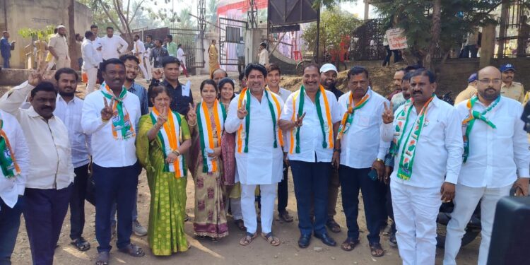 काँग्रेसकडून उमेदवारी खेचून घेण्यात अरिफ शेख यशस्वी  ; चेहऱ्यावर आले तेज