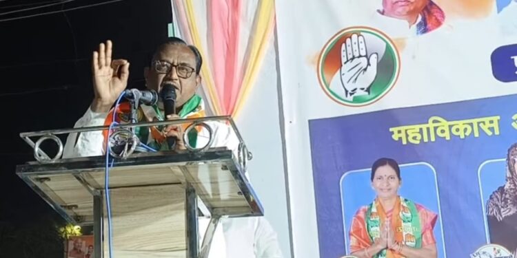 बाबा मिस्त्री यांची काँग्रेसच्या स्टेजवर एन्ट्री ;  20 चे काँग्रेस राष्ट्रवादी पॅनल मजबूत