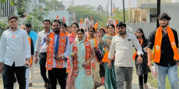 प्रभाग 25 मध्ये धनुष्यबाण जोरात ; एकनाथ शिंदे यांच्या लाडक्या बहिणीकडून होतंय स्वागत