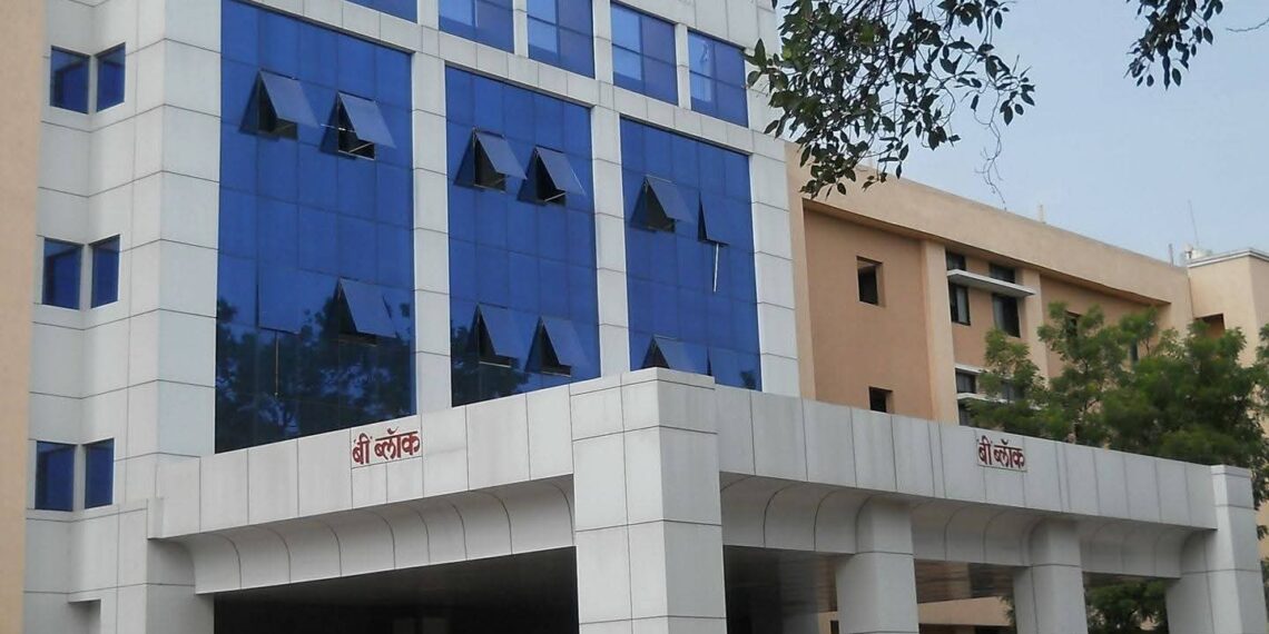 सोलापूरच्या सिव्हिल हॉस्पिटलला अनेक वर्षानंतर मिळणार एमआरआय मशीन ; आ. देवेंद्र कोठे यांचा पाठपुरावा : अखेर प्रसिद्ध झाले टेंडर