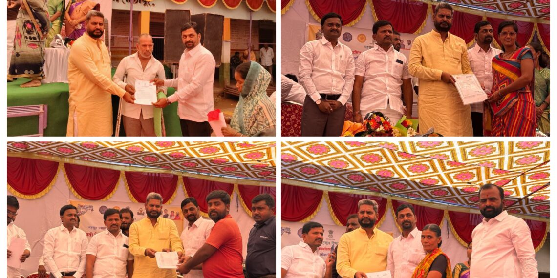 बोरामणीत नागरिकांच्या चेहऱ्यावर दिसले ‘समाधान’ ; प्रशासनाच्या शिबिरास ग्रामस्थांचा उत्स्फूर्त प्रतिसाद