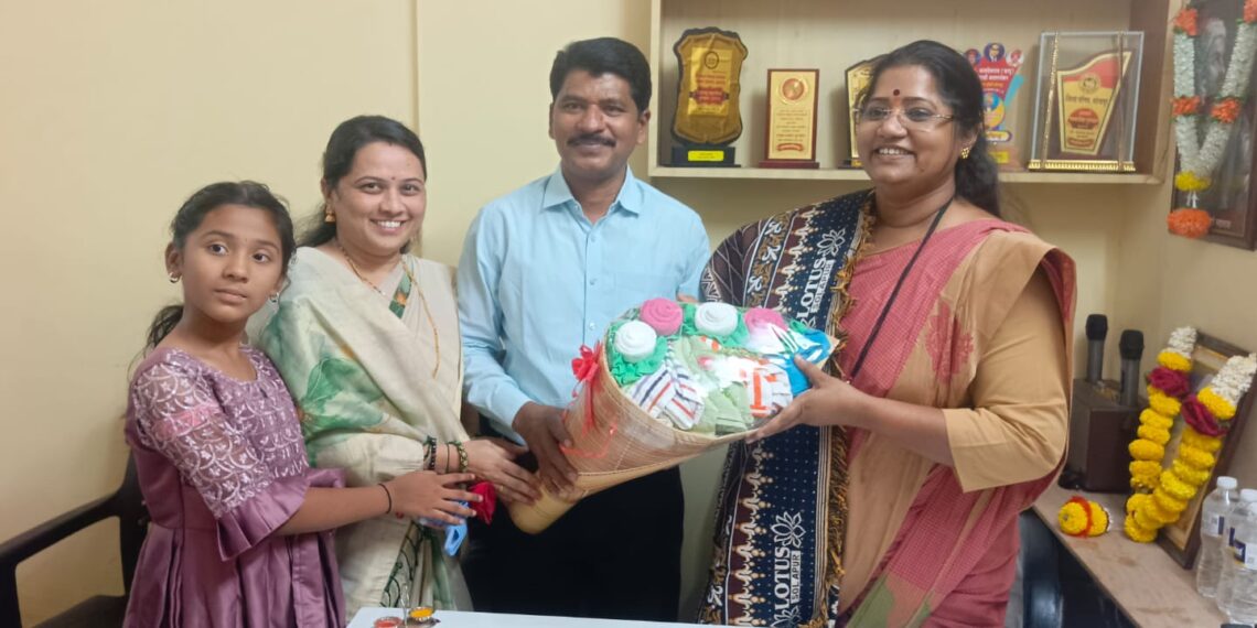 खासदार ज्योती वाघमारे यांची ‘ सिंहासन’ला भेट ; कौटुंबिक सोहळ्याने ताई भारावल्या!