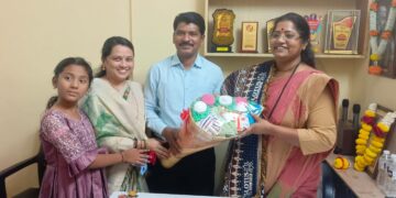 खासदार ज्योती वाघमारे यांची ‘ सिंहासन’ला भेट ; कौटुंबिक सोहळ्याने ताई भारावल्या!