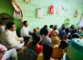 सोलापूरच्या आमदारांनी विडी कामगायांच्या घरात बसून ऐकली ‘मन की बात’