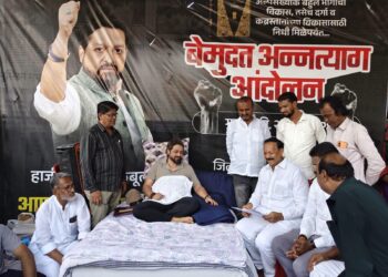 भाजपचे आमदार विजयकुमार देशमुख मुस्लिम आंदोलनाच्या भेटीला ; राजकीय वर्तुळात चर्चांना उधाण