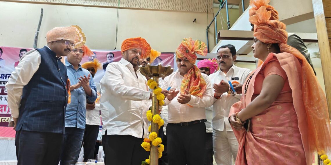 शहाजीबापूंचा शब्द ; आरोग्यदूत मंगेश चिवटे यांच्या उमेदवारीसाठी महायुतीकडे ताकद लावणार !